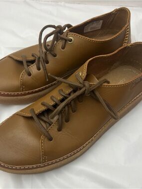 Clarks Mens Wallabee Trek Oakpark Low Tan foam footbed US 8.5 | UK 7.5